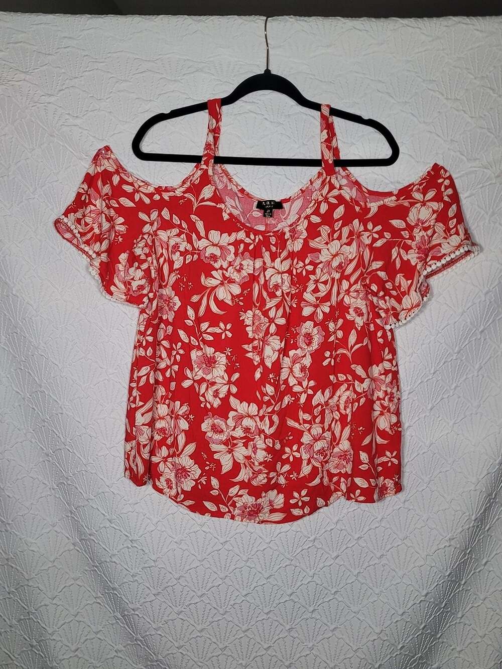 A.U.W. Lainy Floral Cold Shoulder Top Size 2X Red White Rayon Blouse
